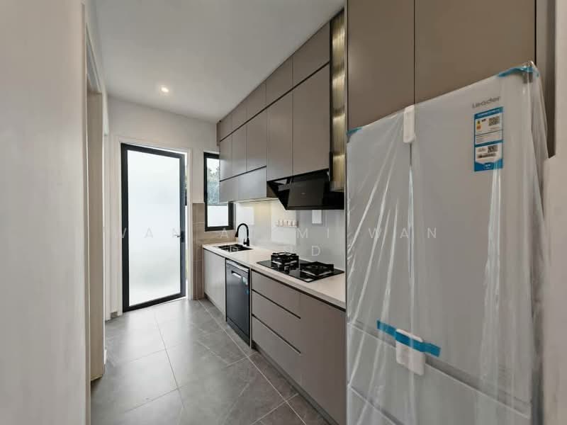Bandar Baru Sungai Long untuk Untuk Dijual - RM 1,980,000, Mac 2026 - Kitchen - PropertyGuru.com.my