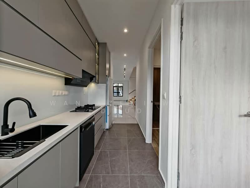 Bandar Baru Sungai Long untuk Untuk Dijual - RM 1,980,000, Mac 2026 - Kitchen - PropertyGuru.com.my