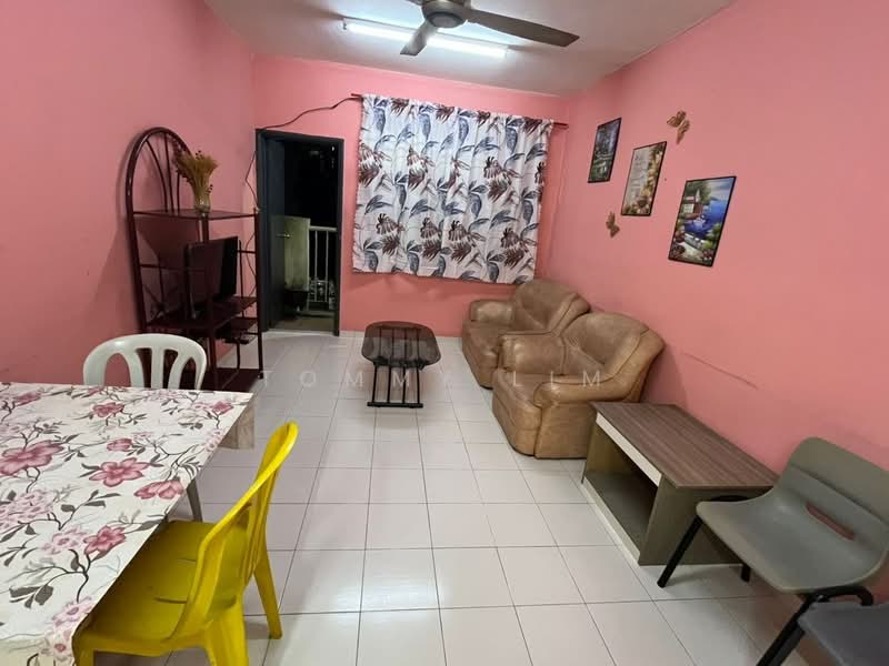 Apartment for Rent at Villa Krystal @ Bandar Selesa Jaya - Tommy Lim - Living Room - PropertyGuru.com.my