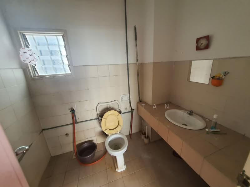 Pangsapuri Excelsa untuk Untuk Dijual - RM 290,000, Mac 2026 - Bathroom - PropertyGuru.com.my
