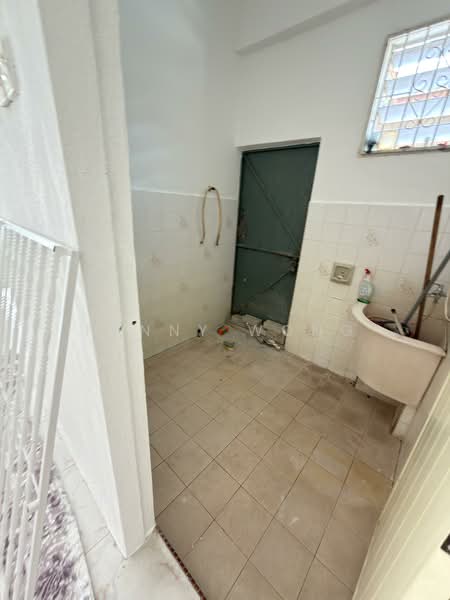 Semi Detached house Taman Brown Gelugor untuk Untuk Disewa - RM 3,000 /bulan, Mac 2026 - Interior - PropertyGuru.com.my