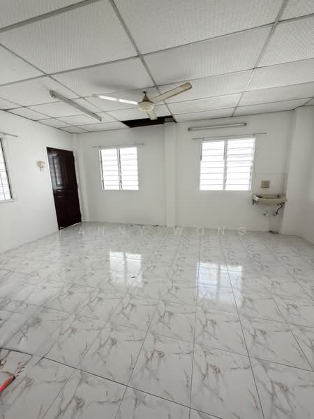 Semi Detached house Taman Brown Gelugor untuk Untuk Disewa - RM 3,000 /bulan, Mac 2026 - Interior - PropertyGuru.com.my