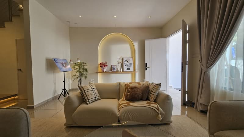 2-storey Terraced House for Sale in Taman Cheng Indah (Cheng) - Wesley Tan - Living Room - PropertyGuru.com.my