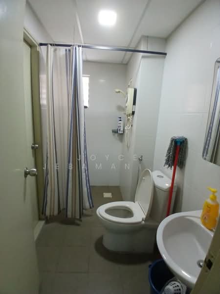 Condominium for Sale at Kiara Residence (Residensi Kiara Jalil 1) - Joyce Jebamani A/P Godwin - Common Bathroom - Connected to 2nd Room - PropertyGuru.com.my