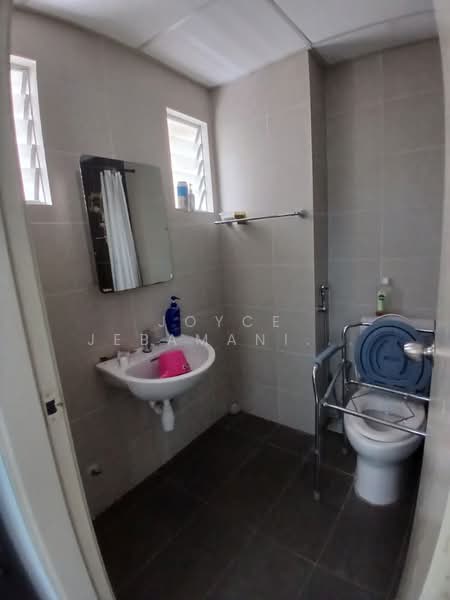 Condominium for Sale at Kiara Residence (Residensi Kiara Jalil 1) - Joyce Jebamani A/P Godwin - Attached Bathroom - PropertyGuru.com.my