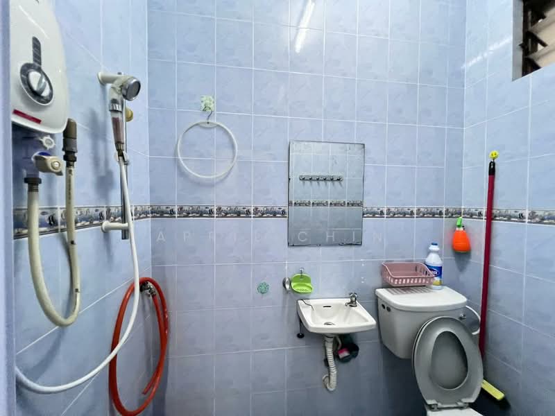 Taman Perling untuk Untuk Disewa - RM 2,300 /bulan, Mac 2026 - Bathroom - PropertyGuru.com.my