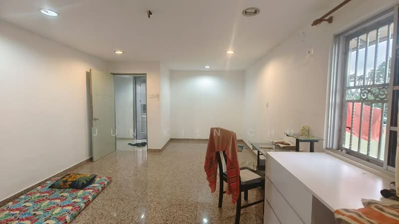 2-storey Terraced House for Sale in Taman Bukit Serdang (Seri Kembangan) - Jun Kien Chu - Living Room - PropertyGuru.com.my