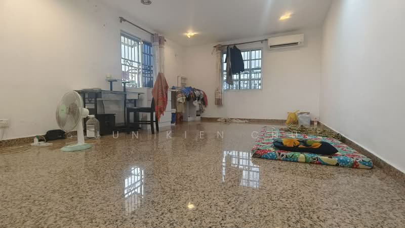 2-storey Terraced House for Sale in Taman Bukit Serdang (Seri Kembangan) - Jun Kien Chu - Bedroom - PropertyGuru.com.my
