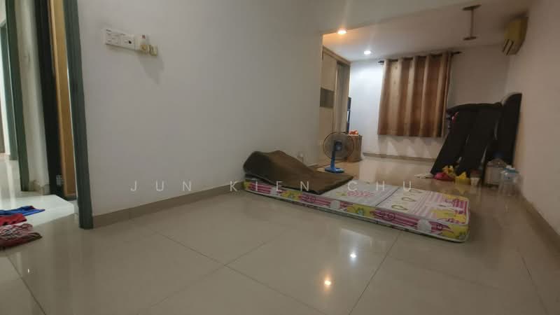 2-storey Terraced House for Sale in Taman Bukit Serdang (Seri Kembangan) - Jun Kien Chu - Living Room - PropertyGuru.com.my