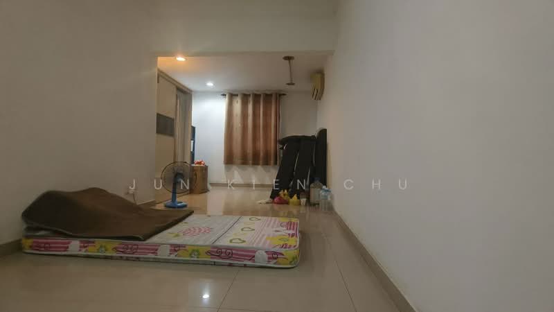 2-storey Terraced House for Sale in Taman Bukit Serdang (Seri Kembangan) - Jun Kien Chu - Living Room - PropertyGuru.com.my