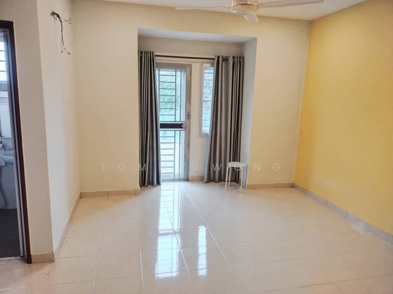 2-storey Terraced House for Sale in Lestari Putra (Seri Kembangan) - Tommy Wong - Living Room - PropertyGuru.com.my