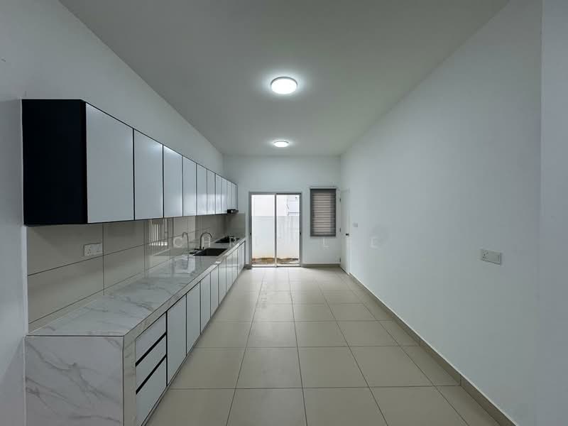 Palma Sands @ Gamuda COVE untuk Untuk Disewa - RM 2,500 /bulan, Mac 2026 - Kitchen - PropertyGuru.com.my