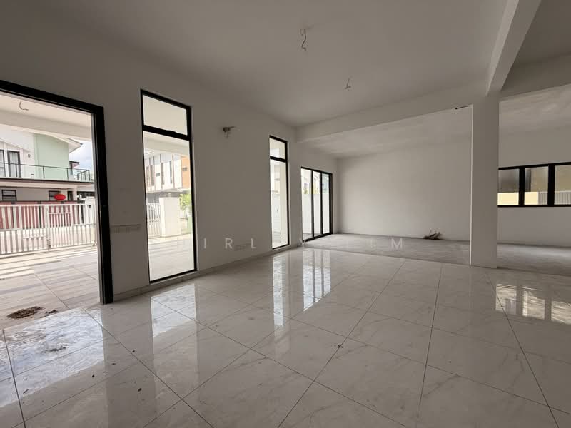 Cluster House for Sale in Setia Tropika (Johor Bahru) - Shirley Lim - Living Room - PropertyGuru.com.my