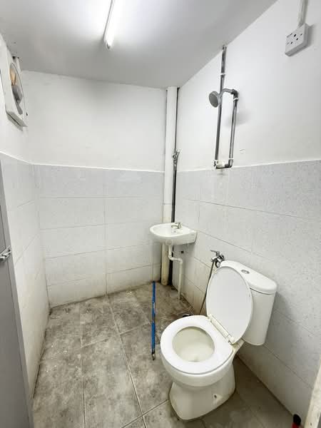 Anjung Bercham Utama untuk Untuk Disewa - RM 1,000 /bulan, Mac 2026 - Bathroom - PropertyGuru.com.my