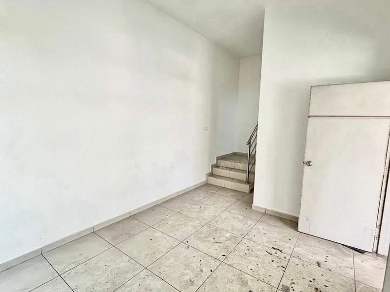 Taman Kempas Utama untuk Untuk Dijual - RM 1,100,000, Mac 2026 - Interior - PropertyGuru.com.my