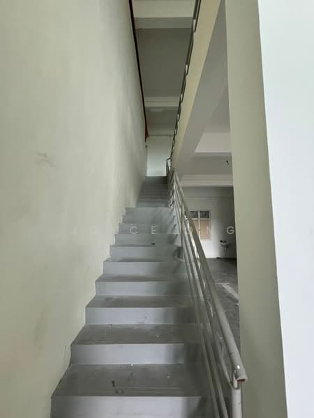 For Rent - Pusat Perdagangan Danga Utama