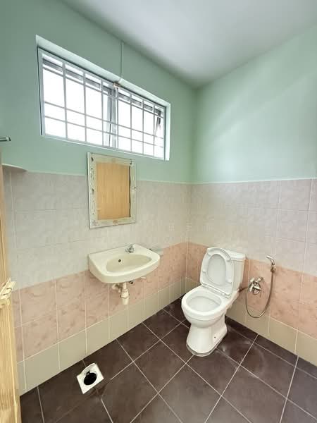 Taman Bercham Baru untuk Untuk Disewa - RM 1,350 /bulan, Mac 2026 - Bathroom - PropertyGuru.com.my