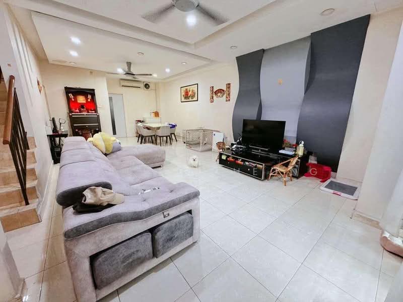 Taman Mount Austin untuk Untuk Dijual - RM 760,000, Mac 2026 - Living Room - PropertyGuru.com.my