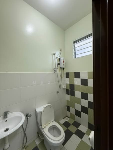 Taman Setia Indah untuk Untuk Dijual - RM 640,000, Mac 2026 - Bathroom - PropertyGuru.com.my