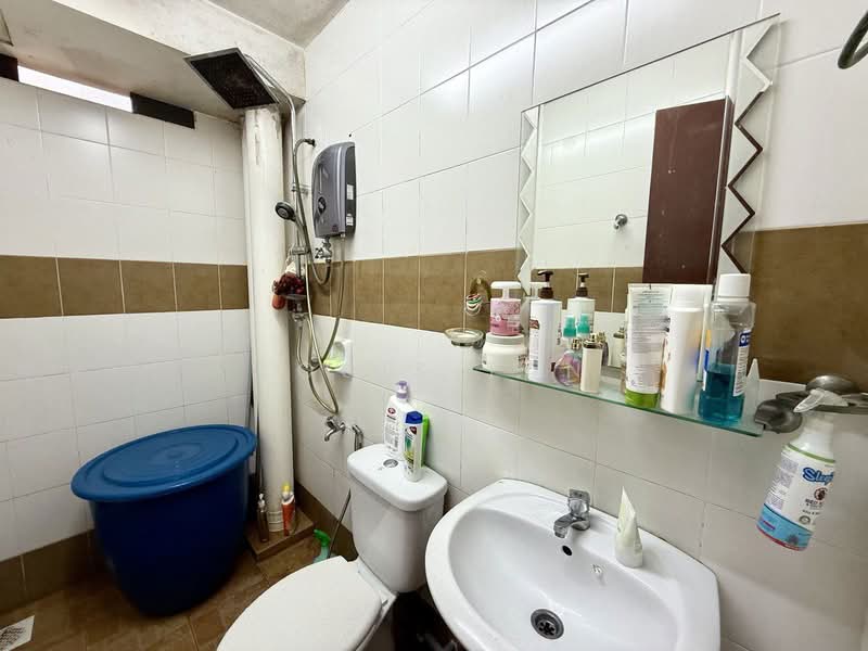 Apartment for Sale at Kipark Apartment - Louis Tan - Bathroom - PropertyGuru.com.my