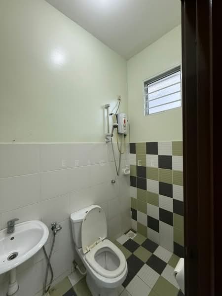 Taman Setia Indah untuk Untuk Dijual - RM 640,000, Mac 2026 - Bathroom - PropertyGuru.com.my