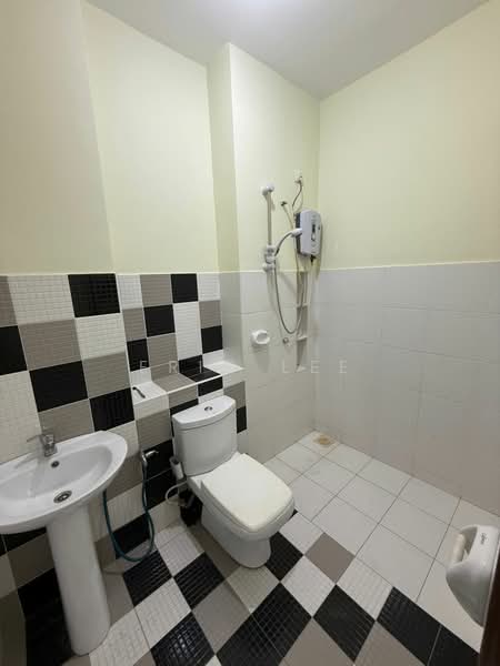 Taman Setia Indah untuk Untuk Dijual - RM 640,000, Mac 2026 - Bathroom - PropertyGuru.com.my