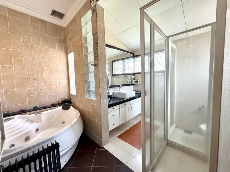 Semi-Detached House for Sale in Setia Alam (Selangor) - Khairul Syafiq - Bathroom - PropertyGuru.com.my