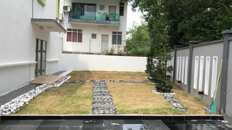 Townhouse for Sale in Seri Kembangan (Selangor) - Jay Ng - Exterior - PropertyGuru.com.my