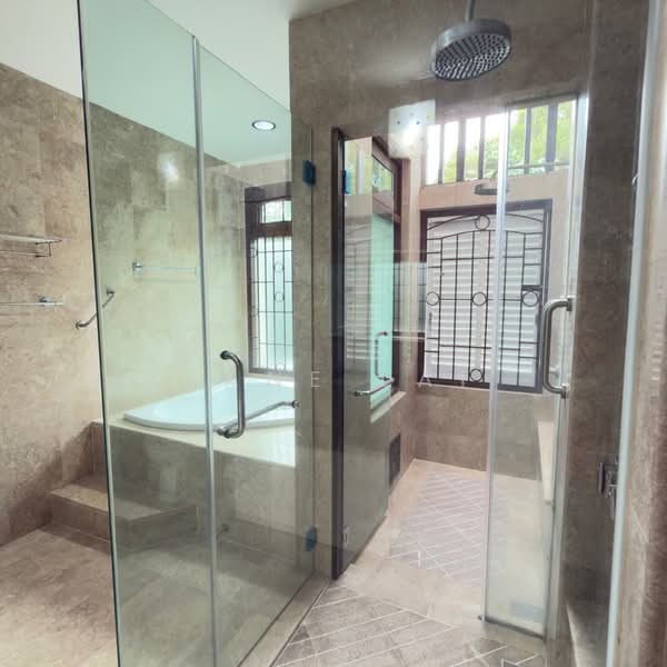 Bukit Tunku (Kenny Hills) untuk Untuk Disewa - RM 12,000 /bulan, Mac 2026 - Bathroom - PropertyGuru.com.my