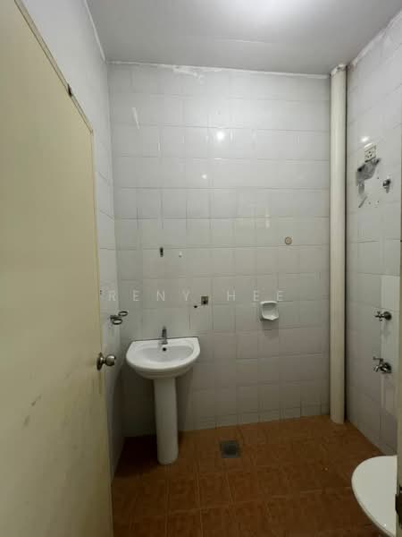 2-storey Terraced House for Rent in Taman JP Perdana (Johor Bahru) - Reny Hee - Bathroom - PropertyGuru.com.my