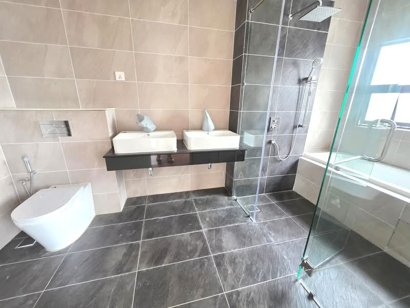 Danga Sutera untuk Untuk Dijual - RM 1,850,000, Mac 2026 - Bathroom - PropertyGuru.com.my