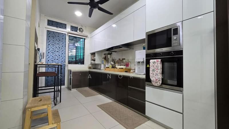 Taman Subang Mas untuk Untuk Dijual - RM 1,200,000, Mac 2026 - Kitchen - PropertyGuru.com.my