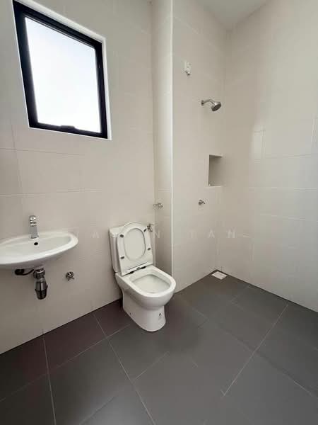 Cluster House for Sale in Iskandar Puteri (Nusajaya) (Johor) - Jason Tan - Bathroom - PropertyGuru.com.my