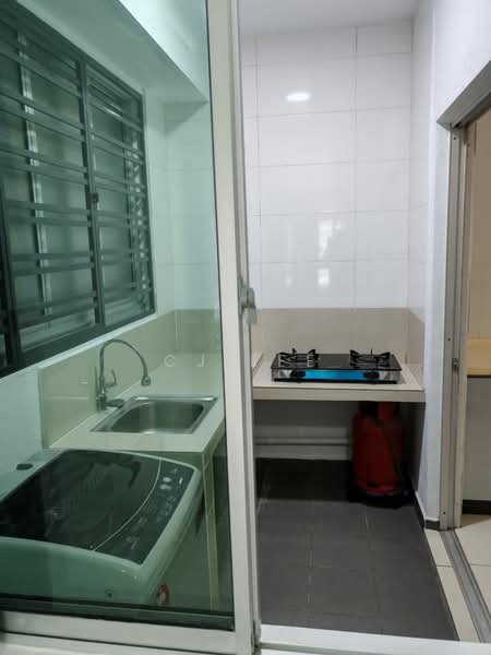 Spring Avenue (Kuchai Damai) untuk Untuk Disewa - RM 2,100 /bulan, Mac 2026 - Kitchen - PropertyGuru.com.my
