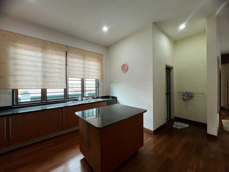 Taman Sri Pulai Perdana untuk Untuk Dijual - RM 1,630,000, Mac 2026 - Kitchen - PropertyGuru.com.my