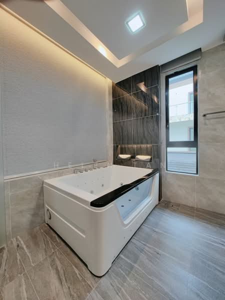 Semi-Detached House for Sale in Johor Bahru (Johor) - Helen Tan - Bathroom - PropertyGuru.com.my