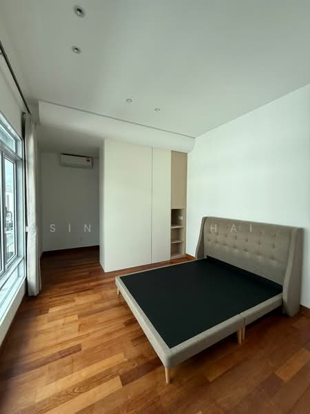 Untuk Disewa - La Promenade