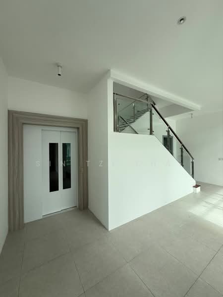 Untuk Disewa - La Promenade