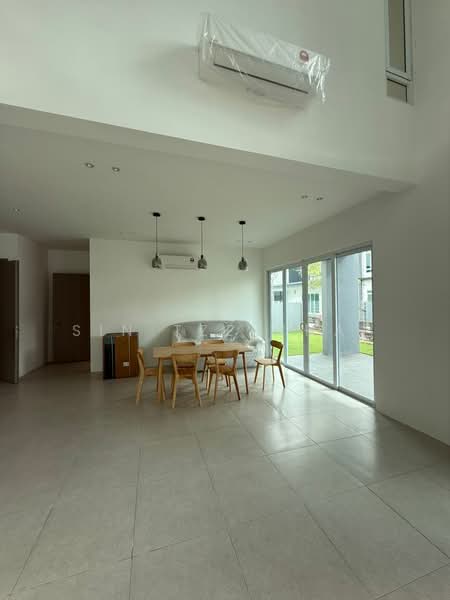 Untuk Disewa - La Promenade