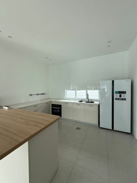 Untuk Disewa - La Promenade