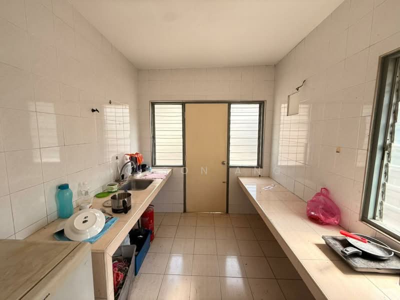 Taman Taynton View untuk Untuk Dijual - RM 668,000, Mac 2026 - Kitchen - PropertyGuru.com.my