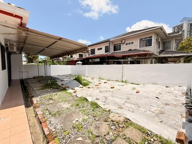 Semi-Detached House for Sale in Kempas Heights (Kuching) - Alfred Chua - Exterior - PropertyGuru.com.my