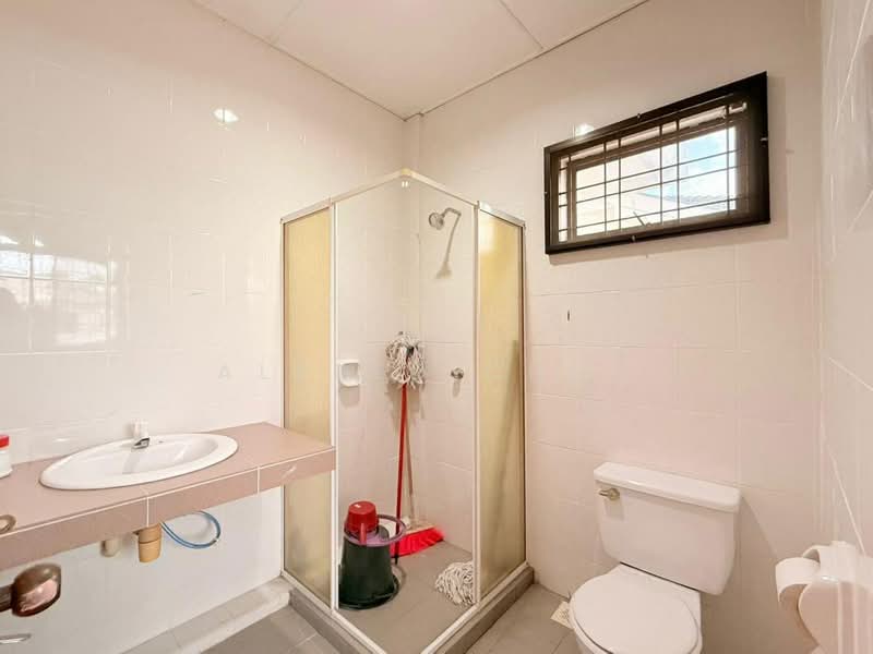 Semi-Detached House for Sale in Kempas Heights (Kuching) - Alfred Chua - Bathroom - PropertyGuru.com.my