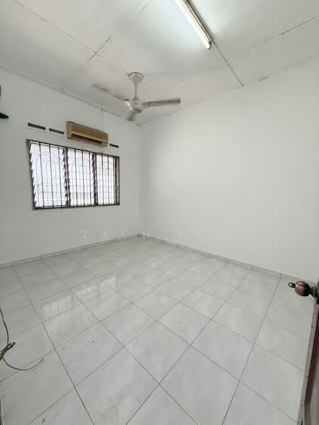 1-storey Terraced House for Sale in Taman Johor Jaya (Johor Bahru) - Zach Law - Interior - PropertyGuru.com.my