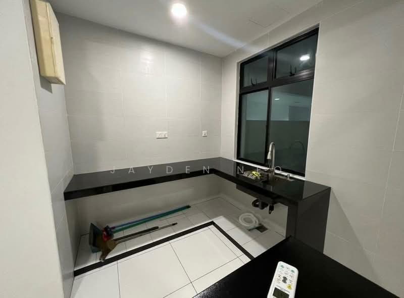 The Platino Serviced Apartment untuk Untuk Dijual - RM 370,000, Mac 2026 - Kitchen - PropertyGuru.com.my