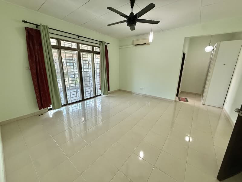 2-storey Terraced House for Sale in Taman Dato Onn (Johor Bahru) - Ing Xin - Living Room - PropertyGuru.com.my