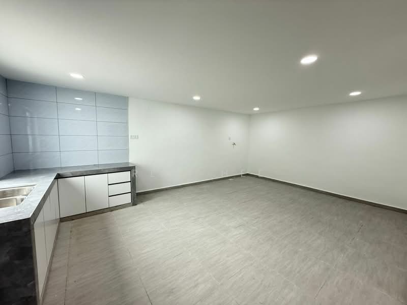 Semi-Detached House for Sale in Taman Bunga Ros (Tebrau) - Reny Hee - Kitchen - PropertyGuru.com.my