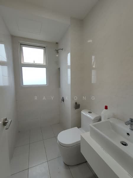 Eco Sky untuk Untuk Disewa - RM 2,000 /bulan, Mac 2026 - Bathroom - PropertyGuru.com.my