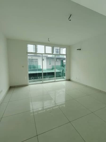 Cluster House for Sale in Mutiara Rini (Skudai) - Tommy Tai - Living Room - PropertyGuru.com.my
