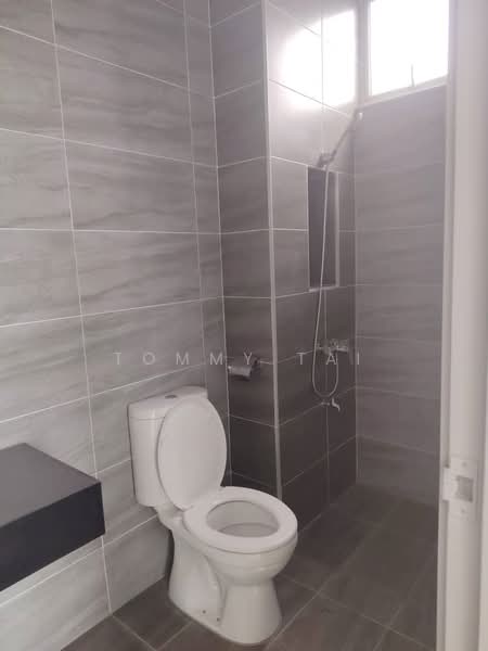 Cluster House for Sale in Mutiara Rini (Skudai) - Tommy Tai - Bathroom - PropertyGuru.com.my